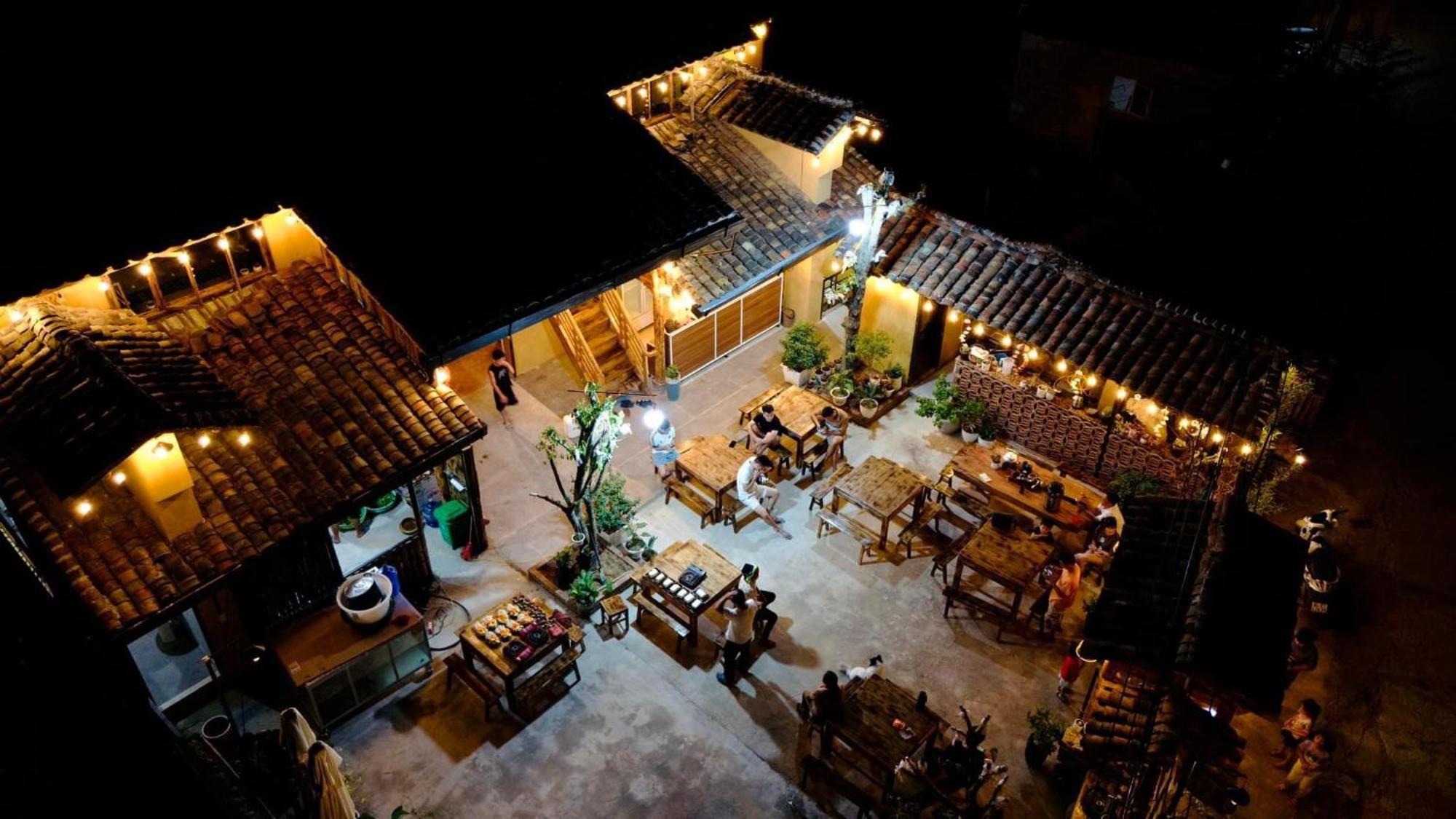 Khoi Homestay And Restaurant Loung Co Esterno foto