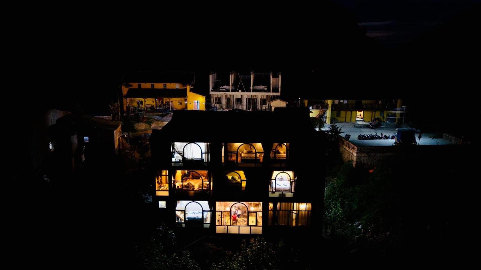 Khoi Homestay And Restaurant Loung Co Esterno foto