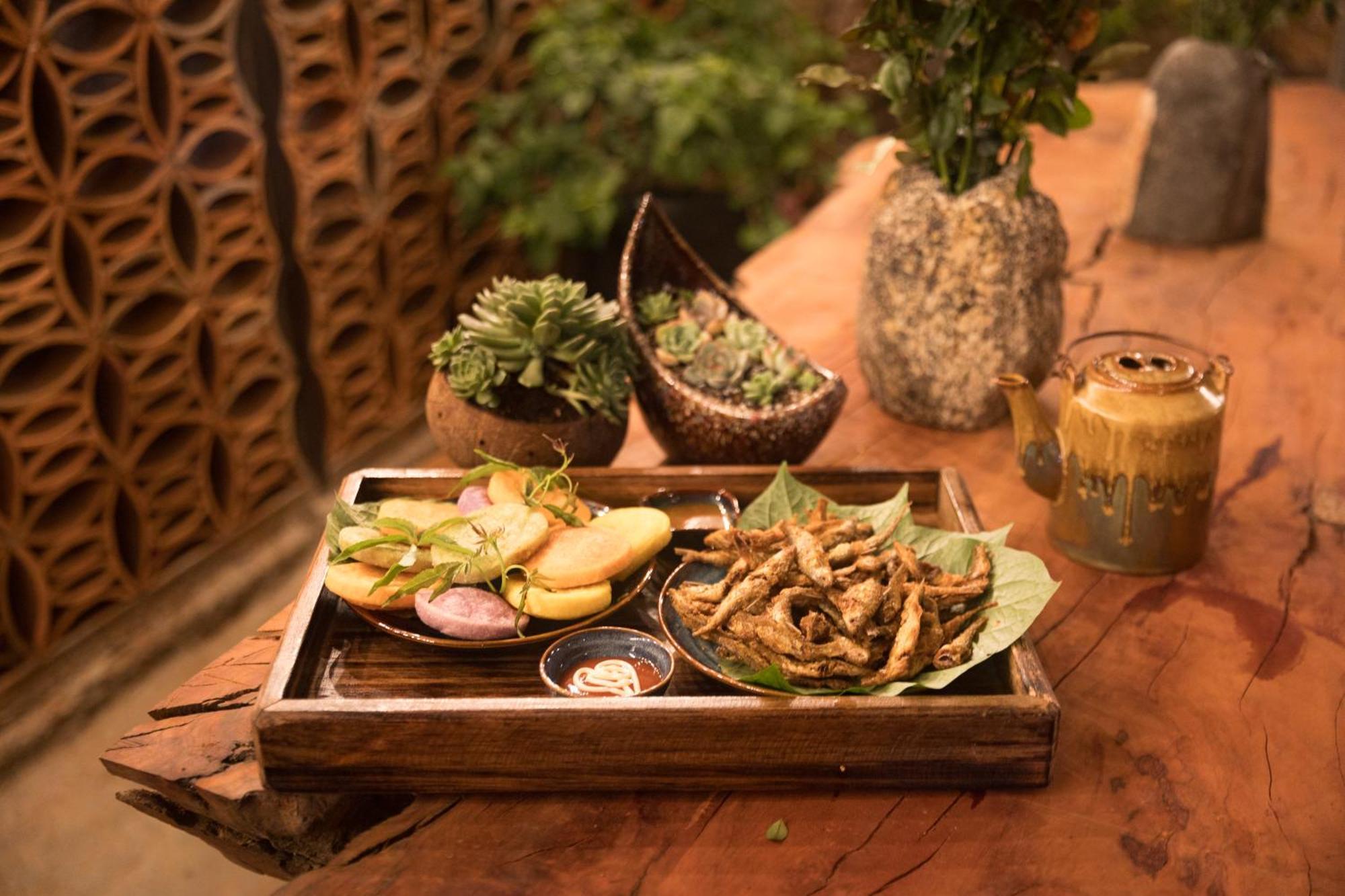 Khoi Homestay And Restaurant Loung Co Esterno foto