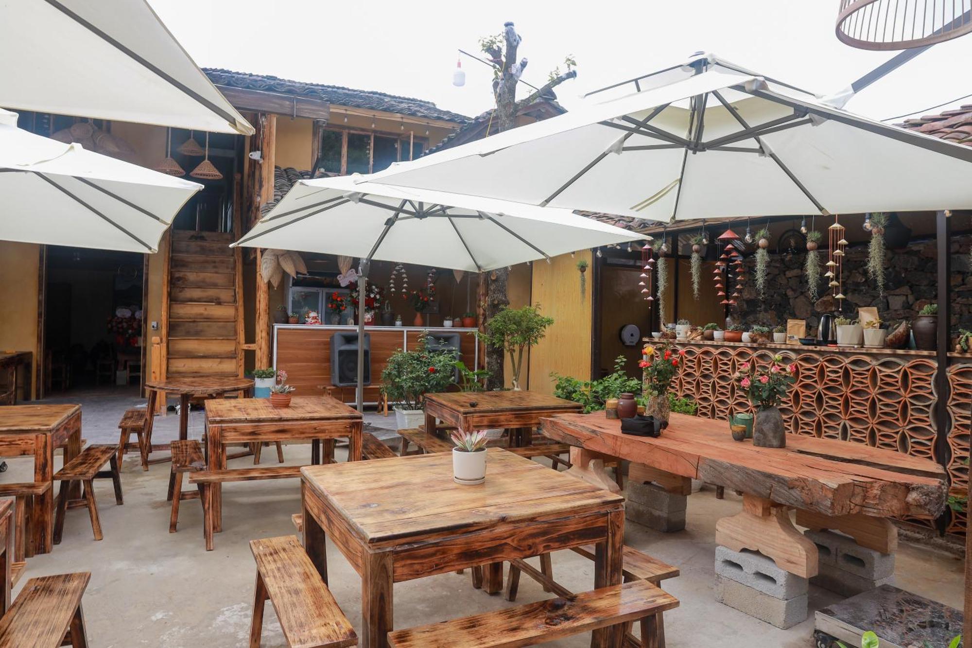 Khoi Homestay And Restaurant Loung Co Esterno foto