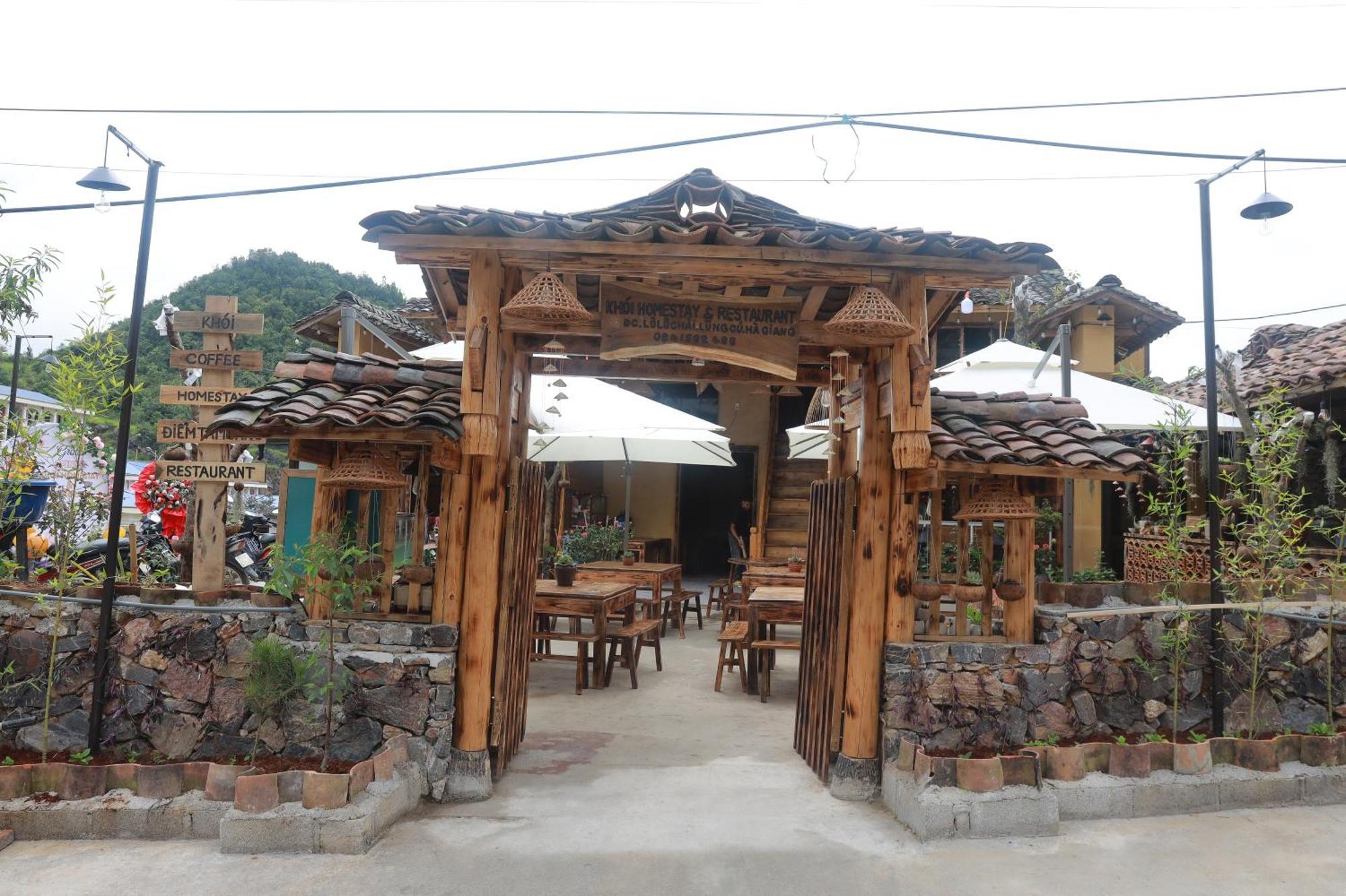Khoi Homestay And Restaurant Loung Co Esterno foto