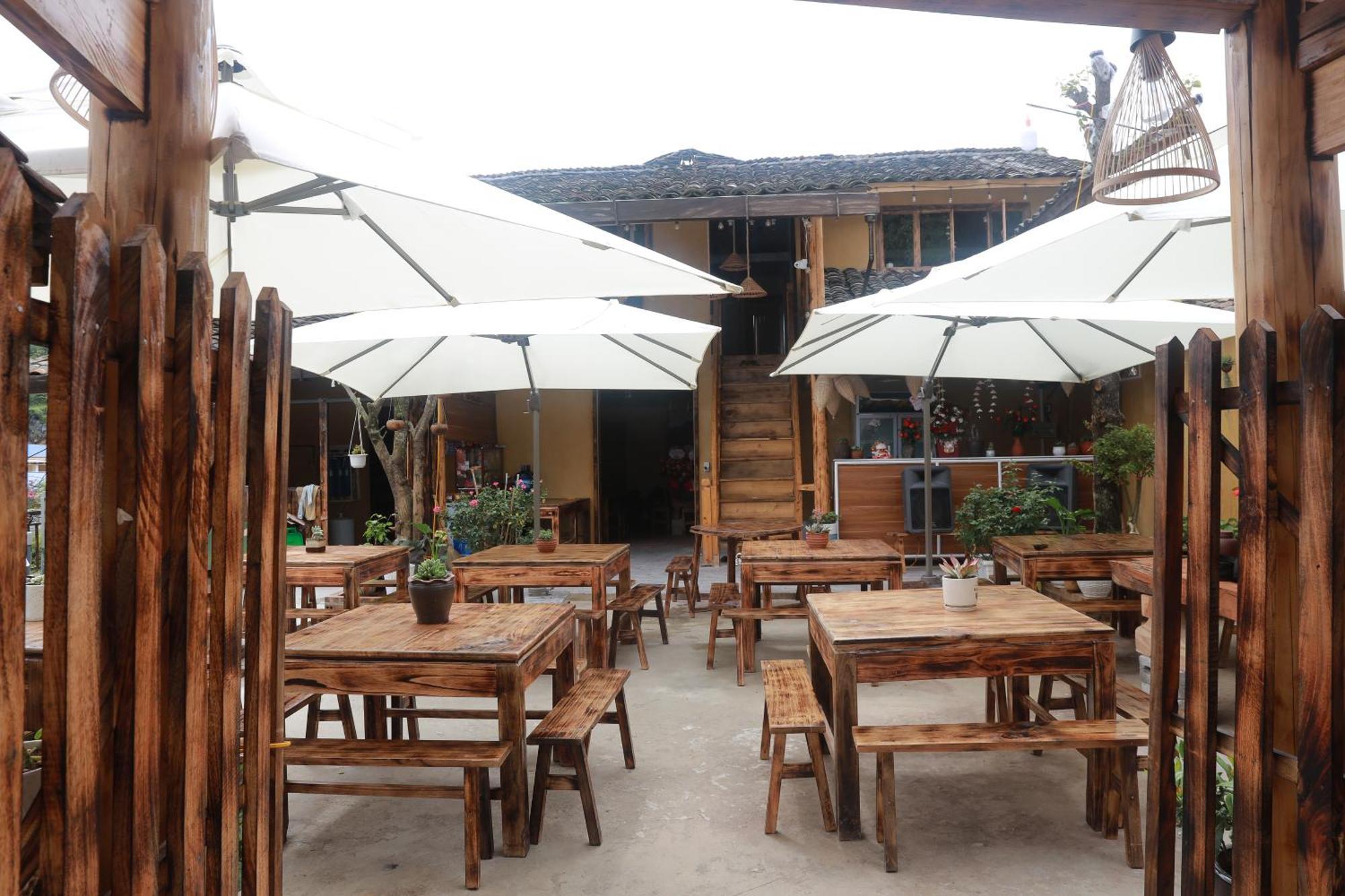 Khoi Homestay And Restaurant Loung Co Esterno foto