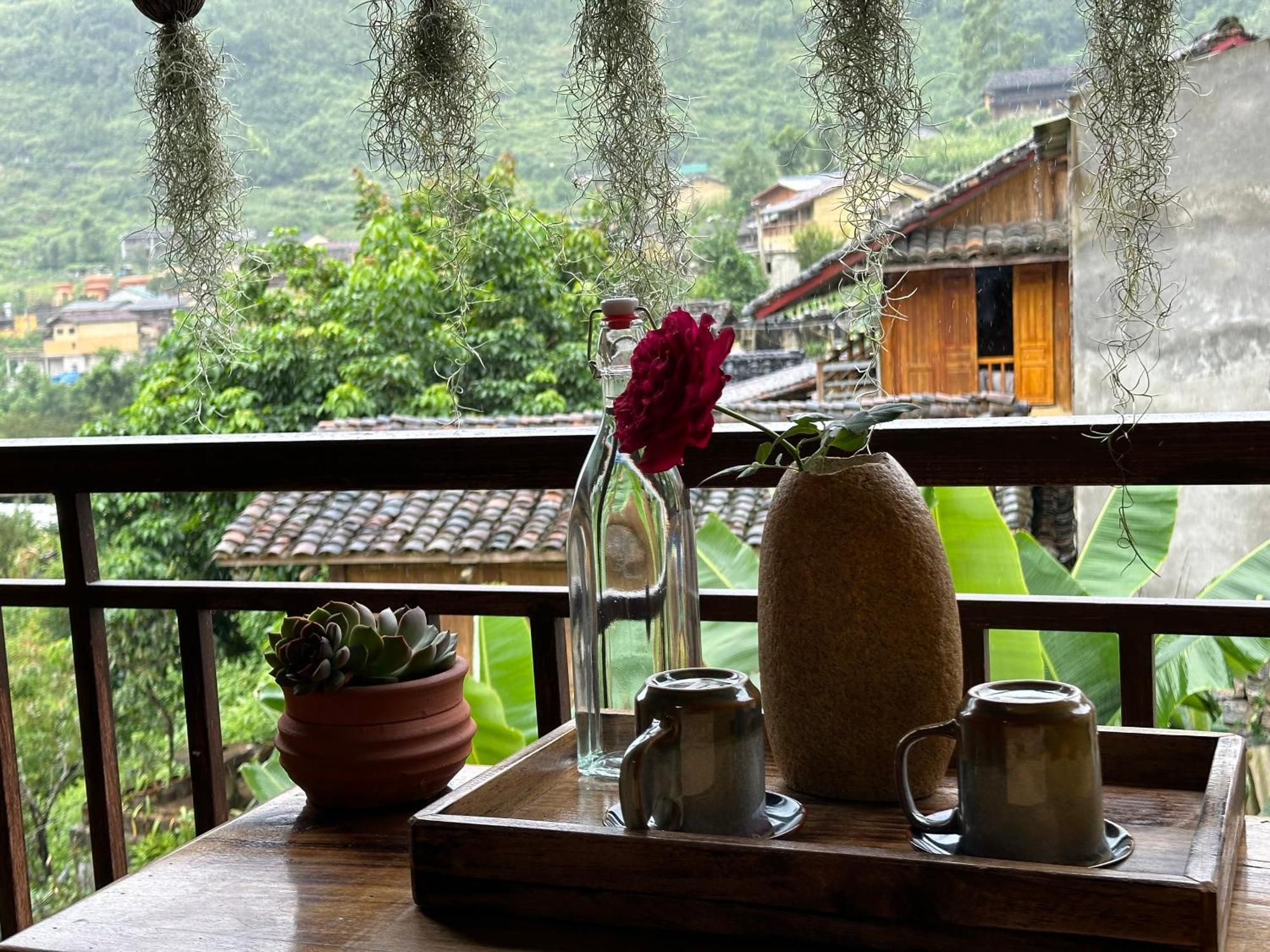 Khoi Homestay And Restaurant Loung Co Esterno foto
